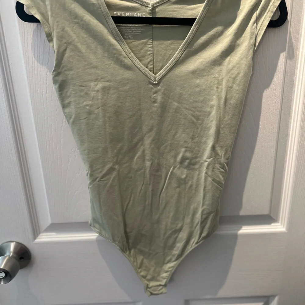 NWOT Everlane XS Green Cap Sleeve Supima Cotton V-Neck Ballet Bodysuit Top